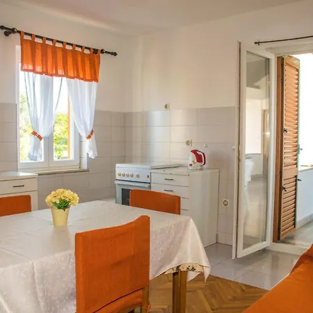 White & In 말린스카