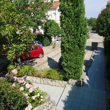 Appartement White&green In *