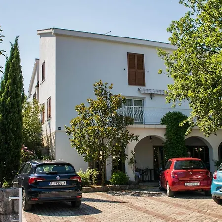 White & In Appartamento *