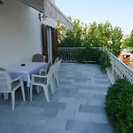 White & In דירה מאלינסקה