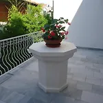White & In * מאלינסקה